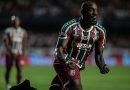 Manoel comemorando um dos seis gols da temporada pelo Fluminense