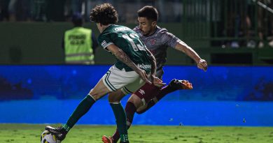 Finalização de Willian Bigode no gol da vitória do Fluminense sobre o Goiás